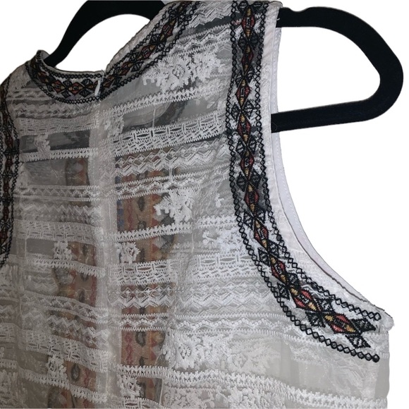 Chicwish white lace embroidered sheer tunic top / mini dress - Picture 8 of 9